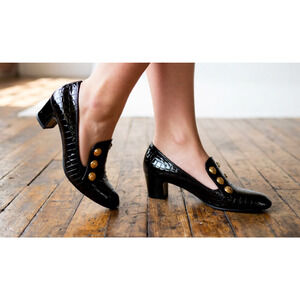 Vintage Socialites faux crocodile patent with buttons shoes 10
